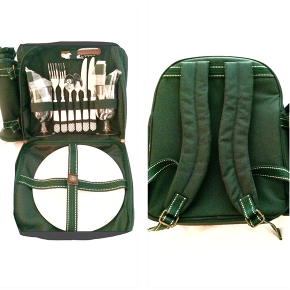 Other - NWOT Picnic Backpack/Basket for 2 In Hunter Green!